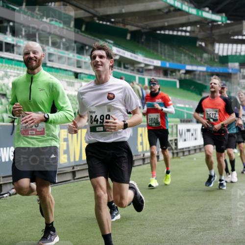 05.10.2025 - 20. swb-Marathon Bremen Michael Burmester http://msf.ph/oto/9328509 05.10.2025 12:53:24 Laufen im Stadion 248, 550, 590, 832, 869, 1009, 1164, 1367, 1538, 1600, 1656, 1667, 1868, 2030, 2050, 2072, 2075, 2250, 2288, 3363, 3553, 4132, 4218, 4294, 4573, 4729, 4746, 4935, 5169, 5425, 5571, 5579, 5866, 5944, 6492, 6806, 7255, 7408, 7617, 7905, 8238, 8297, 8431, 8462, 8499, 8709, 615, 793, 1298, 1431, 4362, 4805, 4914, 5447, 5561, 6630, 6677, 7277, 7416, 7634, 7773, 7975, 8349, 8580, 8921, 10338 meine-sportfotos.de