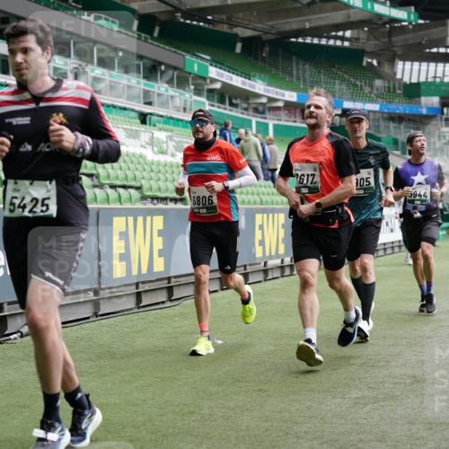 05.10.2025 - 20. swb-Marathon Bremen Michael Burmester http://msf.ph/oto/9328517 05.10.2025 12:53:25 Laufen im Stadion 248, 550, 590, 832, 869, 1009, 1164, 1367, 1538, 1600, 1656, 1667, 1868, 2030, 2050, 2072, 2075, 2250, 2288, 3363, 3553, 4132, 4218, 4294, 4573, 4729, 4746, 4935, 5169, 5425, 5571, 5579, 5866, 5944, 6492, 6806, 7255, 7408, 7617, 7905, 8238, 8297, 8431, 8462, 8499, 8709, 615, 793, 1298, 1431, 4805, 4914, 4935, 5447, 5561, 6630, 6677, 7277, 7416, 7634, 7773, 7975, 8349, 8580, 8921, 10338 meine-sportfotos.de