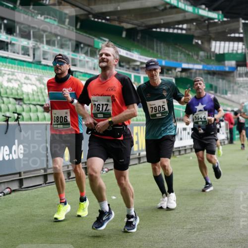 05.10.2025 - 20. swb-Marathon Bremen Michael Burmester http://msf.ph/oto/9328525 05.10.2025 12:53:25 Laufen im Stadion 248, 550, 590, 832, 869, 1009, 1164, 1367, 1538, 1600, 1656, 1667, 1868, 2030, 2050, 2072, 2075, 2250, 2288, 3363, 3553, 4132, 4218, 4294, 4573, 4729, 4746, 4935, 5169, 5425, 5571, 5579, 5866, 5944, 6492, 6806, 7255, 7408, 7617, 7905, 8238, 8297, 8431, 8462, 8499, 8709, 615, 793, 1298, 1431, 4805, 4914, 4935, 5447, 5561, 6630, 6677, 7277, 7416, 7634, 7773, 7975, 8349, 8580, 8921, 10338 meine-sportfotos.de