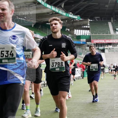 05.10.2025 - 20. swb-Marathon Bremen Michael Burmester http://msf.ph/oto/9328526 05.10.2025 12:57:32 Laufen im Stadion 31, 237, 246, 299, 305, 415, 479, 613, 820, 833, 1317, 1382, 1491, 1595, 1627, 1971, 1977, 2166, 2234, 2240, 2269, 2304, 2436, 2522, 2662, 3396, 3471, 3591, 3798, 3813, 3969, 3977, 4089, 4102, 4401, 4484, 4496, 4821, 5100, 5104, 5149, 5503, 5645, 5664, 6250, 6267, 6372, 6486, 6493, 6510, 6525, 6534, 6535, 6768, 7017, 7086, 7371, 7390, 7546, 7578, 7731, 7911, 7940, 8023, 8128, 8479, 8801, 8903, 8964, 8973, 8993, 9129, 9983, 11658, 591, 1161, 2571, 3606, 5255 meine-sportfotos.de