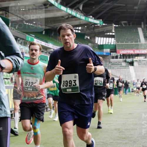 05.10.2025 - 20. swb-Marathon Bremen Michael Burmester http://msf.ph/oto/9328546 05.10.2025 12:57:34 Laufen im Stadion 31, 237, 246, 299, 305, 415, 479, 613, 820, 833, 1317, 1382, 1491, 1595, 1627, 1971, 1977, 2166, 2234, 2240, 2269, 2304, 2436, 2522, 2662, 3396, 3471, 3591, 3798, 3813, 3969, 3977, 4089, 4102, 4287, 4401, 4484, 4496, 4821, 5100, 5104, 5149, 5503, 5562, 5645, 5664, 6250, 6267, 6372, 6486, 6493, 6510, 6525, 6534, 6535, 6768, 6999, 7017, 7086, 7371, 7390, 7546, 7578, 7731, 7911, 7940, 8023, 8128, 8801, 8903, 8964, 8973, 8993, 9129, 9983, 11658, 1161, 1595, 2571, 5255 meine-sportfotos.de