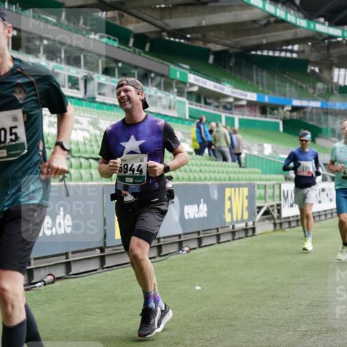 05.10.2025 - 20. swb-Marathon Bremen Michael Burmester http://msf.ph/oto/9328548 05.10.2025 12:53:27 Laufen im Stadion 248, 832, 869, 1009, 1164, 1367, 1538, 1600, 1656, 1667, 1868, 2030, 2050, 2072, 2075, 2250, 2288, 2871, 3363, 3553, 4132, 4218, 4294, 4573, 4729, 4746, 5169, 5425, 5571, 5579, 5866, 5944, 6492, 6806, 7255, 7408, 7617, 7905, 8238, 8297, 8431, 8462, 8499, 8709, 550, 590, 615, 793, 1298, 1431, 4805, 4914, 4935, 5447, 5561, 6630, 6677, 7277, 7416, 7634, 7773, 7975, 8297, 8349, 8580, 8921, 10338 meine-sportfotos.de