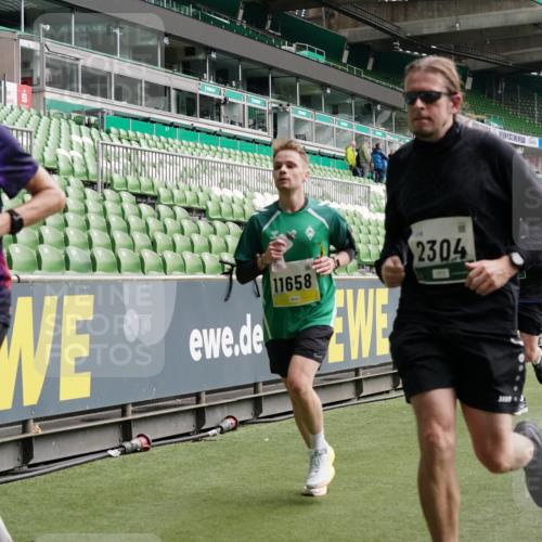 05.10.2025 - 20. swb-Marathon Bremen Michael Burmester http://msf.ph/oto/9328571 05.10.2025 12:57:36 Laufen im Stadion 31, 237, 246, 299, 305, 415, 479, 613, 820, 833, 1317, 1382, 1491, 1627, 1971, 1977, 2166, 2234, 2240, 2269, 2304, 2436, 2522, 2662, 3396, 3471, 3591, 3798, 3813, 3969, 3977, 4089, 4102, 4287, 4401, 4484, 4496, 4747, 4821, 5100, 5104, 5149, 5503, 5562, 5645, 5664, 5728, 6250, 6267, 6317, 6372, 6486, 6493, 6510, 6525, 6534, 6535, 6768, 6999, 7053, 7086, 7371, 7390, 7546, 7578, 7731, 7911, 7940, 8023, 8128, 8801, 8903, 8964, 8973, 8993, 9129, 9983, 11658, 299, 479, 1161, 1595 meine-sportfotos.de