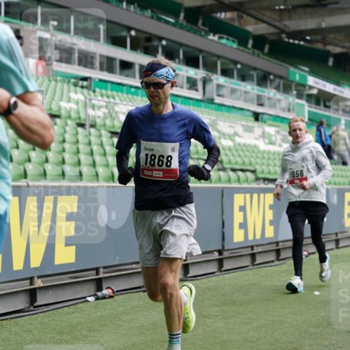 05.10.2025 - 20. swb-Marathon Bremen Michael Burmester http://msf.ph/oto/9328576 05.10.2025 12:53:30 Laufen im Stadion 89, 248, 368, 496, 832, 869, 1009, 1020, 1164, 1367, 1428, 1538, 1656, 1667, 1868, 1943, 2030, 2050, 2072, 2075, 2250, 2288, 2871, 3363, 3553, 4132, 4294, 4573, 4729, 5169, 5425, 5571, 5579, 5866, 5944, 6492, 6806, 7255, 7408, 7617, 7835, 7905, 8238, 8431, 8462, 8499, 8709, 550, 590, 615, 793, 1298, 1431, 1600, 4218, 4746, 4805, 4914, 4935, 5447, 6630, 6677, 7277, 7416, 7773, 7975, 8297, 8349, 8431, 8580, 8921, 10338 meine-sportfotos.de