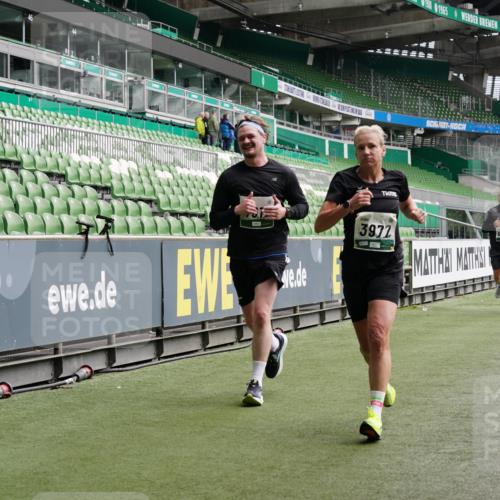 05.10.2025 - 20. swb-Marathon Bremen Michael Burmester http://msf.ph/oto/9328580 05.10.2025 12:57:37 Laufen im Stadion 31, 237, 246, 305, 415, 613, 820, 833, 1317, 1382, 1491, 1627, 1971, 1977, 2166, 2234, 2240, 2269, 2304, 2436, 2522, 2662, 3396, 3471, 3591, 3798, 3813, 3969, 3977, 4089, 4102, 4287, 4401, 4484, 4496, 4747, 4821, 5100, 5104, 5149, 5503, 5562, 5645, 5664, 5728, 6250, 6267, 6317, 6372, 6486, 6493, 6510, 6525, 6534, 6535, 6768, 6999, 7053, 7086, 7371, 7390, 7546, 7578, 7731, 7911, 7940, 8023, 8128, 8801, 8903, 8964, 8973, 8993, 9129, 9983, 11658, 31, 299, 479, 1161, 1595, 1627 meine-sportfotos.de