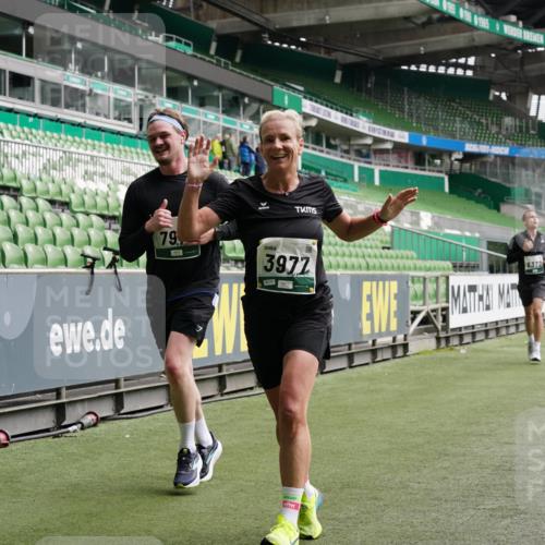 05.10.2025 - 20. swb-Marathon Bremen Michael Burmester http://msf.ph/oto/9328588 05.10.2025 12:57:37 Laufen im Stadion 31, 237, 246, 305, 415, 613, 820, 833, 1317, 1382, 1491, 1627, 1971, 1977, 2166, 2234, 2240, 2269, 2304, 2436, 2522, 2662, 3396, 3471, 3591, 3798, 3813, 3969, 3977, 4089, 4102, 4287, 4401, 4484, 4496, 4747, 4821, 5100, 5104, 5149, 5503, 5562, 5645, 5664, 5728, 6250, 6267, 6317, 6372, 6486, 6493, 6510, 6525, 6534, 6535, 6768, 6999, 7053, 7086, 7371, 7390, 7546, 7578, 7731, 7911, 7940, 8023, 8128, 8801, 8903, 8964, 8973, 8993, 9129, 9983, 11658, 31, 299, 479, 1161, 1595, 1627 meine-sportfotos.de
