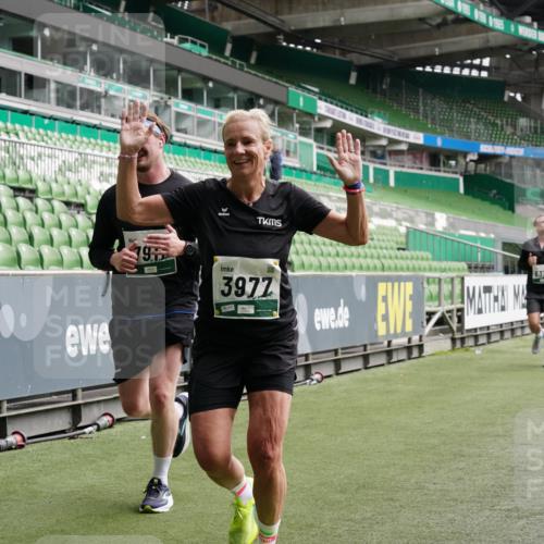 05.10.2025 - 20. swb-Marathon Bremen Michael Burmester http://msf.ph/oto/9328595 05.10.2025 12:57:37 Laufen im Stadion 31, 237, 246, 305, 415, 613, 820, 833, 1317, 1382, 1491, 1627, 1971, 1977, 2166, 2234, 2240, 2269, 2304, 2436, 2522, 2662, 3396, 3471, 3591, 3798, 3813, 3969, 3977, 4089, 4102, 4287, 4401, 4484, 4496, 4747, 4821, 5100, 5104, 5149, 5503, 5562, 5645, 5664, 5728, 6250, 6267, 6317, 6372, 6486, 6493, 6510, 6525, 6534, 6535, 6768, 6999, 7053, 7086, 7371, 7390, 7546, 7578, 7731, 7911, 7940, 8023, 8128, 8801, 8903, 8964, 8973, 8993, 9129, 9983, 11658, 31, 299, 479, 1161, 1595, 1627 meine-sportfotos.de