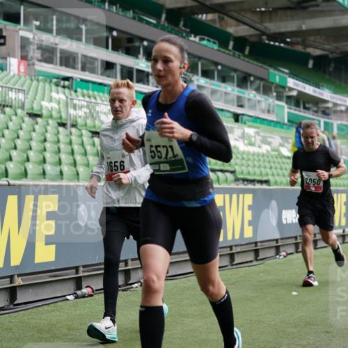 05.10.2025 - 20. swb-Marathon Bremen Michael Burmester http://msf.ph/oto/9328596 05.10.2025 12:53:32 Laufen im Stadion 89, 248, 368, 458, 496, 832, 869, 1009, 1020, 1164, 1367, 1428, 1460, 1489, 1538, 1656, 1667, 1868, 1943, 2030, 2050, 2072, 2075, 2250, 2288, 2871, 3363, 3553, 4132, 4294, 4573, 4729, 5169, 5425, 5571, 5576, 5579, 5866, 5944, 6348, 6492, 6806, 7255, 7408, 7617, 7835, 7905, 8238, 8462, 8499, 8709, 550, 590, 615, 793, 1431, 1600, 4218, 4746, 4805, 4914, 4935, 5447, 6630, 6677, 7277, 7416, 7773, 7975, 8297, 8349, 8431, 8921, 10338 meine-sportfotos.de