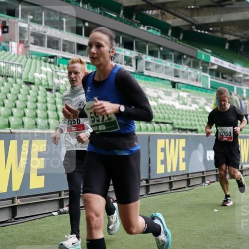 05.10.2025 - 20. swb-Marathon Bremen Michael Burmester http://msf.ph/oto/9328600 05.10.2025 12:53:32 Laufen im Stadion 89, 248, 368, 458, 496, 832, 869, 1009, 1020, 1164, 1367, 1428, 1460, 1489, 1538, 1656, 1667, 1868, 1943, 2030, 2050, 2072, 2075, 2250, 2288, 2871, 3363, 3553, 4132, 4294, 4573, 4729, 5169, 5425, 5571, 5576, 5579, 5866, 5944, 6348, 6492, 6806, 7255, 7408, 7617, 7835, 7905, 8238, 8462, 8499, 8709, 550, 590, 615, 793, 1431, 1600, 4218, 4746, 4805, 4914, 4935, 5447, 6630, 6677, 7277, 7416, 7773, 7975, 8297, 8349, 8431, 8921, 10338 meine-sportfotos.de