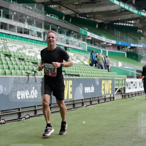 05.10.2025 - 20. swb-Marathon Bremen Michael Burmester http://msf.ph/oto/9328607 05.10.2025 12:53:33 Laufen im Stadion 89, 248, 368, 458, 496, 832, 869, 1009, 1020, 1164, 1367, 1428, 1460, 1489, 1538, 1656, 1667, 1868, 1943, 2030, 2050, 2072, 2075, 2250, 2288, 2871, 3363, 3553, 4132, 4294, 4573, 4611, 4729, 5169, 5425, 5571, 5576, 5579, 5866, 5944, 6348, 6492, 6806, 7255, 7408, 7617, 7835, 7905, 8238, 8462, 8499, 8709, 550, 590, 615, 793, 1431, 1600, 4218, 4746, 4805, 4914, 4935, 5447, 5866, 6630, 6677, 7277, 7416, 7773, 7975, 8297, 8349, 8431, 8921, 10338 meine-sportfotos.de