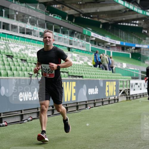 05.10.2025 - 20. swb-Marathon Bremen Michael Burmester http://msf.ph/oto/9328611 05.10.2025 12:53:33 Laufen im Stadion 89, 248, 368, 458, 496, 832, 869, 1009, 1020, 1164, 1367, 1428, 1460, 1489, 1538, 1656, 1667, 1868, 1943, 2030, 2050, 2072, 2075, 2250, 2288, 2871, 3363, 3553, 4132, 4294, 4573, 4611, 4729, 5169, 5425, 5571, 5576, 5579, 5866, 5944, 6348, 6492, 6806, 7255, 7408, 7617, 7835, 7905, 8238, 8462, 8499, 8709, 550, 590, 615, 793, 1431, 1600, 4218, 4746, 4805, 4914, 4935, 5447, 5866, 6630, 6677, 7277, 7416, 7773, 7975, 8297, 8349, 8431, 8921, 10338 meine-sportfotos.de