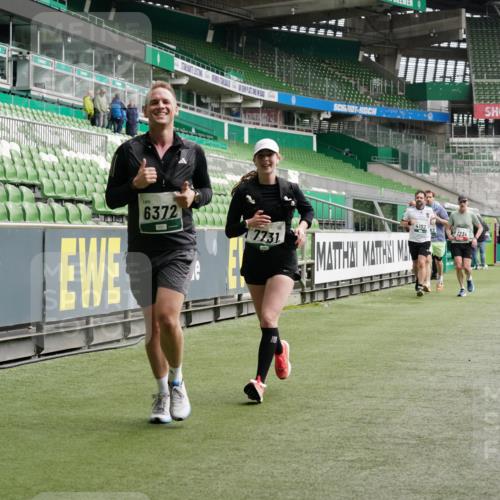05.10.2025 - 20. swb-Marathon Bremen Michael Burmester http://msf.ph/oto/9328624 05.10.2025 12:57:41 Laufen im Stadion 237, 246, 305, 415, 613, 820, 833, 1317, 1382, 1491, 1971, 2166, 2234, 2240, 2269, 2304, 2436, 2522, 2662, 3396, 3591, 3798, 3813, 3969, 3977, 4089, 4102, 4287, 4401, 4496, 4747, 4821, 5100, 5104, 5149, 5503, 5562, 5645, 5664, 5728, 6161, 6250, 6267, 6317, 6372, 6486, 6510, 6525, 6534, 6535, 6768, 6999, 7053, 7086, 7371, 7390, 7546, 7578, 7588, 7731, 7911, 7940, 8023, 8128, 8801, 8827, 8903, 8964, 8973, 8993, 9129, 9151, 9983, 11658, 31, 299, 479, 1161, 1595, 1627 meine-sportfotos.de