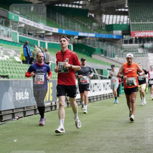 05.10.2025 - 20. swb-Marathon Bremen Michael Burmester http://msf.ph/oto/9328627 05.10.2025 12:53:36 Laufen im Stadion 89, 248, 250, 368, 458, 496, 832, 869, 1009, 1020, 1164, 1428, 1460, 1489, 1538, 1608, 1656, 1667, 1736, 1868, 1943, 2030, 2050, 2075, 2250, 2288, 2871, 3363, 3553, 4132, 4294, 4611, 4729, 5024, 5169, 5425, 5571, 5576, 5579, 5944, 6348, 6359, 6492, 6806, 7255, 7408, 7617, 7835, 7905, 8238, 8462, 8499, 8511, 8611, 8709, 550, 590, 793, 1367, 1431, 1600, 2072, 4218, 4573, 4746, 4805, 4935, 5447, 5866, 6677, 7277, 7416, 7773, 7975, 8297, 8349, 8431, 10338 meine-sportfotos.de