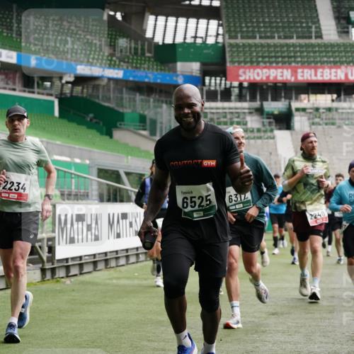 05.10.2025 - 20. swb-Marathon Bremen Michael Burmester http://msf.ph/oto/9328671 05.10.2025 12:57:46 Laufen im Stadion 237, 246, 305, 415, 613, 820, 833, 1317, 1382, 1491, 1971, 2166, 2234, 2240, 2304, 2522, 2648, 2662, 2893, 3396, 3591, 3798, 3813, 3969, 3977, 4089, 4102, 4287, 4389, 4401, 4496, 4747, 4821, 5100, 5149, 5313, 5503, 5562, 5645, 5664, 5728, 6161, 6267, 6317, 6326, 6372, 6486, 6525, 6534, 6535, 6768, 6999, 7053, 7371, 7588, 7731, 7911, 7940, 8023, 8091, 8113, 8128, 8801, 8827, 8903, 8964, 8973, 8993, 9129, 9151, 9983, 11658, 31, 299, 479, 1595, 1627 meine-sportfotos.de