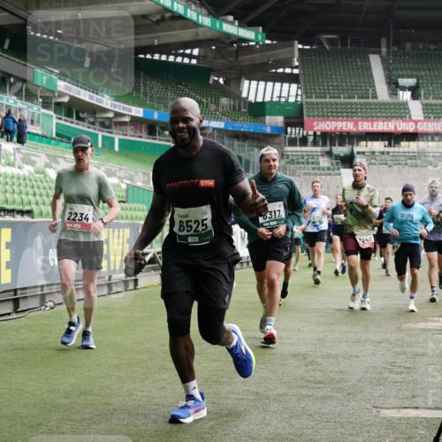 05.10.2025 - 20. swb-Marathon Bremen Michael Burmester http://msf.ph/oto/9328683 05.10.2025 12:57:47 Laufen im Stadion 237, 246, 305, 415, 613, 820, 833, 1317, 1382, 1491, 1971, 2166, 2234, 2240, 2304, 2522, 2648, 2662, 2893, 3396, 3591, 3798, 3813, 3969, 3977, 4089, 4102, 4287, 4389, 4401, 4496, 4747, 4821, 5100, 5149, 5163, 5313, 5503, 5562, 5645, 5664, 5728, 6161, 6267, 6317, 6326, 6372, 6486, 6525, 6534, 6535, 6768, 6999, 7053, 7371, 7588, 7731, 7911, 7940, 8023, 8091, 8113, 8128, 8801, 8827, 8903, 8964, 8973, 8993, 9151, 9983, 11658, 31, 299, 479, 1595, 1627 meine-sportfotos.de