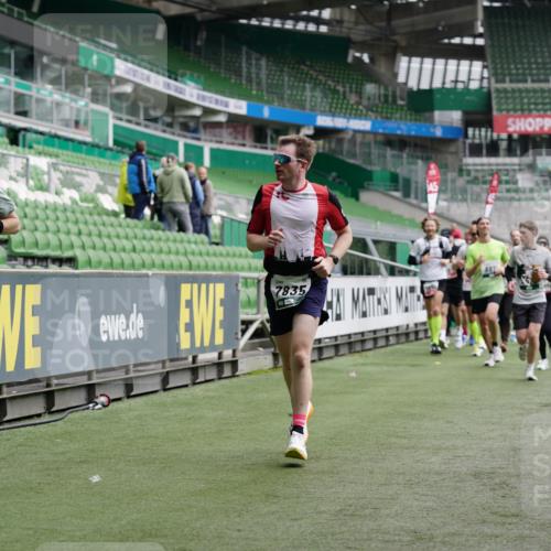 05.10.2025 - 20. swb-Marathon Bremen Michael Burmester http://msf.ph/oto/9328688 05.10.2025 12:53:43 Laufen im Stadion 89, 248, 250, 368, 458, 496, 507, 869, 950, 1009, 1020, 1164, 1165, 1428, 1460, 1489, 1538, 1608, 1656, 1667, 1690, 1729, 1736, 1868, 1943, 2030, 2050, 2250, 2288, 2871, 3363, 3553, 3913, 4294, 4611, 4729, 5024, 5425, 5571, 5576, 5579, 5944, 6244, 6348, 6359, 6492, 6806, 7255, 7408, 7617, 7835, 7905, 8238, 8462, 8499, 8511, 8611, 8709, 550, 590, 832, 1367, 1431, 1600, 2072, 2075, 4132, 4218, 4573, 4746, 4935, 5169, 5866, 8297, 8431 meine-sportfotos.de