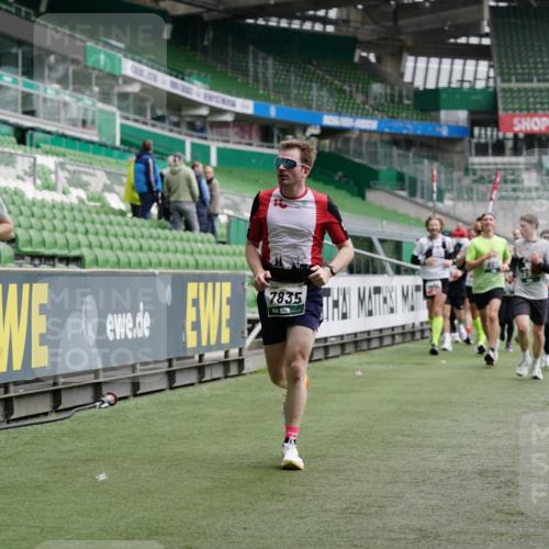 05.10.2025 - 20. swb-Marathon Bremen Michael Burmester http://msf.ph/oto/9328692 05.10.2025 12:53:43 Laufen im Stadion 89, 248, 250, 368, 458, 496, 507, 869, 950, 1009, 1020, 1164, 1165, 1428, 1460, 1489, 1538, 1608, 1656, 1667, 1690, 1729, 1736, 1868, 1943, 2030, 2050, 2250, 2288, 2871, 3363, 3553, 3913, 4294, 4611, 4729, 5024, 5425, 5571, 5576, 5579, 5944, 6244, 6348, 6359, 6492, 6806, 7255, 7408, 7617, 7835, 7905, 8238, 8462, 8499, 8511, 8611, 8709, 550, 590, 832, 1367, 1431, 1600, 2072, 2075, 4132, 4218, 4573, 4746, 4935, 5169, 5866, 8297, 8431 meine-sportfotos.de