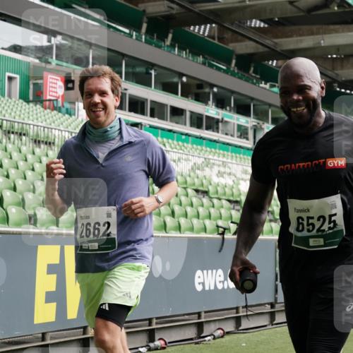 05.10.2025 - 20. swb-Marathon Bremen Michael Burmester http://msf.ph/oto/9328695 05.10.2025 12:57:48 Laufen im Stadion 237, 246, 305, 415, 613, 820, 833, 1317, 1382, 1491, 1971, 2166, 2234, 2240, 2304, 2522, 2648, 2662, 2893, 3396, 3591, 3798, 3813, 3969, 3977, 4089, 4102, 4287, 4389, 4401, 4496, 4747, 4821, 5100, 5149, 5163, 5313, 5503, 5562, 5645, 5664, 5728, 6161, 6267, 6317, 6326, 6372, 6486, 6525, 6534, 6535, 6768, 6999, 7053, 7371, 7588, 7731, 7911, 7940, 8023, 8091, 8113, 8128, 8801, 8827, 8903, 8964, 8973, 8993, 9151, 9983, 11658, 31, 299, 479, 1595, 1627 meine-sportfotos.de