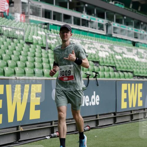05.10.2025 - 20. swb-Marathon Bremen Michael Burmester http://msf.ph/oto/9328700 05.10.2025 12:53:44 Laufen im Stadion 89, 248, 250, 368, 458, 496, 507, 869, 950, 1009, 1020, 1164, 1165, 1428, 1460, 1489, 1538, 1608, 1656, 1667, 1690, 1729, 1736, 1868, 1873, 1943, 2030, 2050, 2250, 2288, 2871, 3363, 3553, 3913, 4294, 4611, 4729, 5024, 5425, 5571, 5576, 5579, 5944, 6244, 6348, 6359, 6492, 6806, 7255, 7408, 7617, 7835, 7905, 8238, 8462, 8499, 8511, 8611, 8709, 550, 590, 832, 1367, 1600, 2072, 2075, 4132, 4218, 4573, 4746, 4935, 5169, 5866, 8297, 8431, 8462 meine-sportfotos.de