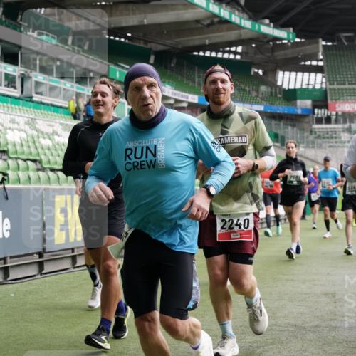 05.10.2025 - 20. swb-Marathon Bremen Michael Burmester http://msf.ph/oto/9328725 05.10.2025 12:57:51 Laufen im Stadion 237, 305, 415, 613, 820, 833, 846, 1317, 1382, 1491, 2158, 2166, 2234, 2240, 2304, 2522, 2648, 2662, 2893, 3396, 3591, 3798, 3813, 3969, 3977, 4089, 4102, 4287, 4389, 4401, 4446, 4496, 4747, 4821, 5100, 5149, 5163, 5313, 5503, 5562, 5645, 5664, 5728, 6161, 6267, 6317, 6326, 6372, 6486, 6525, 6534, 6535, 6768, 6999, 7053, 7371, 7588, 7731, 7911, 7940, 8023, 8091, 8113, 8128, 8576, 8801, 8827, 8903, 8964, 8993, 9151, 9983, 11658, 31, 246, 299, 305, 479, 1595, 1627 meine-sportfotos.de