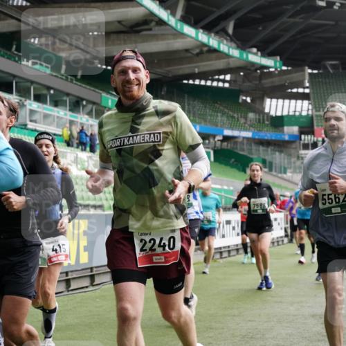 05.10.2025 - 20. swb-Marathon Bremen Michael Burmester http://msf.ph/oto/9328733 05.10.2025 12:57:52 Laufen im Stadion 237, 415, 613, 820, 833, 846, 963, 1317, 1382, 1491, 2158, 2166, 2234, 2240, 2304, 2522, 2648, 2662, 2893, 3373, 3396, 3591, 3798, 3813, 3969, 3977, 4089, 4102, 4287, 4389, 4401, 4446, 4496, 4747, 4821, 5100, 5149, 5163, 5313, 5562, 5645, 5664, 5728, 6161, 6267, 6317, 6326, 6372, 6486, 6525, 6534, 6535, 6768, 6999, 7053, 7371, 7588, 7731, 7911, 7940, 8023, 8091, 8113, 8128, 8576, 8801, 8827, 8903, 8964, 8993, 9151, 9983, 11658, 31, 246, 299, 305, 479, 1595, 1627 meine-sportfotos.de