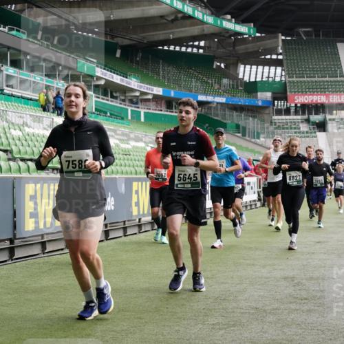 05.10.2025 - 20. swb-Marathon Bremen Michael Burmester http://msf.ph/oto/9328757 05.10.2025 12:57:54 Laufen im Stadion 237, 415, 613, 820, 846, 963, 1317, 1382, 1491, 2158, 2234, 2240, 2304, 2522, 2648, 2662, 2893, 3373, 3396, 3591, 3798, 3969, 3977, 4089, 4102, 4287, 4389, 4401, 4446, 4496, 4747, 4821, 5100, 5149, 5163, 5313, 5562, 5645, 5728, 5917, 6161, 6317, 6326, 6372, 6486, 6525, 6534, 6535, 6768, 6999, 7053, 7371, 7588, 7731, 7911, 7940, 8023, 8091, 8113, 8128, 8328, 8576, 8801, 8827, 8903, 8964, 8993, 9151, 9983, 11658, 31, 246, 299, 305, 479, 833, 1595, 1627 meine-sportfotos.de