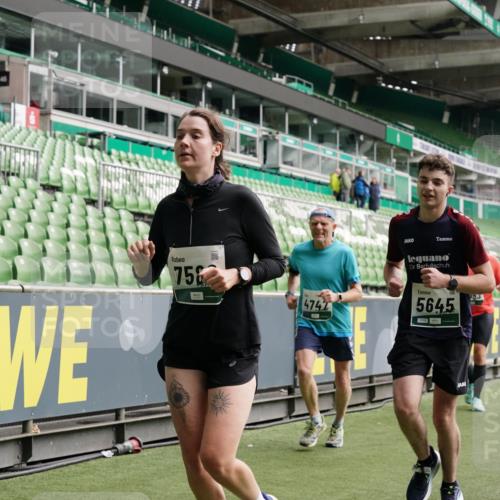 05.10.2025 - 20. swb-Marathon Bremen Michael Burmester http://msf.ph/oto/9328765 05.10.2025 12:57:54 Laufen im Stadion 237, 415, 613, 820, 846, 963, 1317, 1382, 1491, 2158, 2234, 2240, 2304, 2522, 2648, 2662, 2893, 3373, 3396, 3591, 3798, 3969, 3977, 4089, 4102, 4287, 4389, 4401, 4446, 4496, 4747, 4821, 5100, 5149, 5163, 5313, 5562, 5645, 5728, 5917, 6161, 6317, 6326, 6372, 6486, 6525, 6534, 6535, 6768, 6999, 7053, 7371, 7588, 7731, 7911, 7940, 8023, 8091, 8113, 8128, 8328, 8576, 8801, 8827, 8903, 8964, 8993, 9151, 9983, 11658, 31, 246, 299, 305, 479, 833, 1595, 1627 meine-sportfotos.de