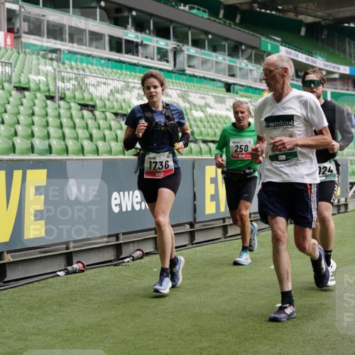 05.10.2025 - 20. swb-Marathon Bremen Michael Burmester http://msf.ph/oto/9328777 05.10.2025 12:53:53 Laufen im Stadion 89, 250, 368, 458, 496, 507, 524, 756, 869, 950, 1009, 1020, 1164, 1165, 1428, 1460, 1489, 1517, 1538, 1608, 1656, 1690, 1729, 1736, 1868, 1873, 1943, 2030, 2050, 2250, 2288, 2871, 3363, 3553, 3913, 4294, 4611, 5024, 5425, 5571, 5576, 5944, 6244, 6348, 6359, 6806, 7232, 7255, 7408, 7508, 7617, 7835, 7905, 8238, 8499, 8511, 8611, 8709, 248, 832, 1367, 1667, 2072, 2075, 4132, 4573, 4729, 5169, 5579, 5866, 6492, 8462 meine-sportfotos.de