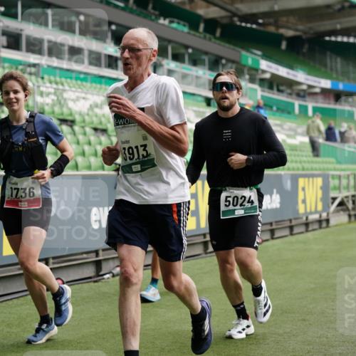 05.10.2025 - 20. swb-Marathon Bremen Michael Burmester http://msf.ph/oto/9328781 05.10.2025 12:53:54 Laufen im Stadion 53, 89, 250, 368, 458, 496, 507, 524, 756, 869, 950, 1009, 1020, 1164, 1165, 1428, 1460, 1489, 1517, 1538, 1608, 1656, 1690, 1729, 1736, 1868, 1873, 1943, 2030, 2050, 2250, 2288, 2871, 3363, 3553, 3913, 4294, 4611, 5024, 5425, 5571, 5576, 5944, 6244, 6348, 6359, 6806, 7232, 7255, 7408, 7508, 7617, 7835, 7905, 8238, 8499, 8511, 8611, 8709, 248, 832, 1367, 1667, 2072, 2075, 4132, 4573, 4729, 5169, 5579, 6492, 8238, 8462 meine-sportfotos.de