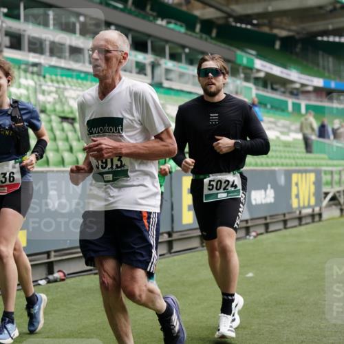 05.10.2025 - 20. swb-Marathon Bremen Michael Burmester http://msf.ph/oto/9328785 05.10.2025 12:53:54 Laufen im Stadion 53, 89, 250, 368, 458, 496, 507, 524, 756, 869, 950, 1009, 1020, 1164, 1165, 1428, 1460, 1489, 1517, 1538, 1608, 1656, 1690, 1729, 1736, 1868, 1873, 1943, 2030, 2050, 2250, 2288, 2871, 3363, 3553, 3913, 4294, 4611, 5024, 5425, 5571, 5576, 5944, 6244, 6348, 6359, 6806, 7232, 7255, 7408, 7508, 7617, 7835, 7905, 8238, 8499, 8511, 8611, 8709, 248, 832, 1367, 1667, 2072, 2075, 4132, 4573, 4729, 5169, 5579, 6492, 8238, 8462 meine-sportfotos.de