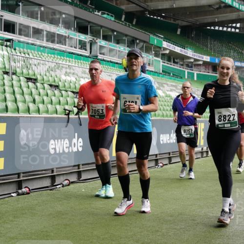 05.10.2025 - 20. swb-Marathon Bremen Michael Burmester http://msf.ph/oto/9328790 05.10.2025 12:57:56 Laufen im Stadion 90, 237, 415, 613, 820, 846, 963, 1317, 1491, 2158, 2234, 2240, 2304, 2522, 2648, 2662, 2821, 2893, 3373, 3396, 3591, 3602, 3798, 3969, 3977, 4089, 4102, 4287, 4389, 4401, 4446, 4496, 4709, 4747, 4821, 5100, 5149, 5163, 5313, 5562, 5645, 5728, 5917, 6161, 6317, 6326, 6372, 6486, 6525, 6534, 6535, 6676, 6768, 6999, 7053, 7371, 7588, 7731, 7911, 7940, 8023, 8091, 8113, 8128, 8328, 8576, 8801, 8827, 8903, 8964, 8993, 9151, 9983, 11658, 31, 246, 299, 305, 479, 833, 1382, 1627 meine-sportfotos.de