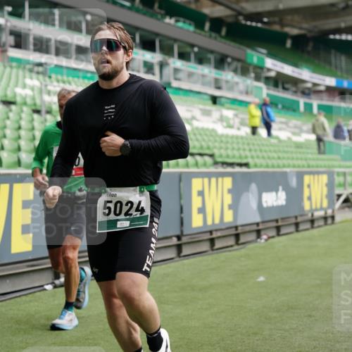 05.10.2025 - 20. swb-Marathon Bremen Michael Burmester http://msf.ph/oto/9328797 05.10.2025 12:53:55 Laufen im Stadion 53, 89, 250, 368, 458, 496, 507, 524, 756, 869, 950, 1009, 1020, 1164, 1165, 1428, 1460, 1489, 1517, 1538, 1608, 1656, 1690, 1729, 1736, 1868, 1873, 1943, 2030, 2050, 2250, 2288, 2871, 3363, 3553, 3913, 4294, 4611, 5024, 5425, 5571, 5576, 5944, 6244, 6348, 6359, 6806, 7232, 7255, 7408, 7508, 7617, 7835, 7905, 8499, 8511, 8611, 8709, 248, 832, 1667, 2075, 4132, 4573, 4729, 5169, 5579, 6492, 8238, 8462 meine-sportfotos.de