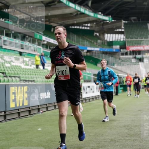 05.10.2025 - 20. swb-Marathon Bremen Michael Burmester http://msf.ph/oto/9328813 05.10.2025 12:53:56 Laufen im Stadion 53, 89, 250, 368, 458, 496, 507, 524, 756, 869, 950, 1009, 1020, 1164, 1165, 1428, 1460, 1489, 1517, 1538, 1608, 1656, 1690, 1729, 1736, 1868, 1873, 1943, 2030, 2050, 2250, 2288, 2871, 3363, 3553, 3913, 4294, 4611, 5024, 5425, 5571, 5576, 5944, 6244, 6348, 6359, 6806, 7232, 7255, 7408, 7508, 7617, 7835, 7905, 8499, 8511, 8611, 8709, 248, 832, 1667, 2075, 4132, 4729, 5169, 5579, 6492, 8238, 8462 meine-sportfotos.de