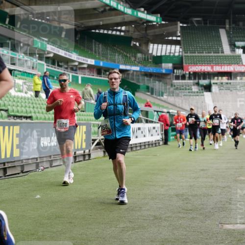 05.10.2025 - 20. swb-Marathon Bremen Michael Burmester http://msf.ph/oto/9328817 05.10.2025 12:53:57 Laufen im Stadion 53, 89, 250, 368, 458, 496, 507, 524, 756, 869, 950, 1009, 1020, 1164, 1165, 1428, 1460, 1489, 1517, 1538, 1608, 1656, 1690, 1729, 1736, 1868, 1873, 1943, 2030, 2050, 2250, 2288, 2871, 3363, 3553, 3913, 4294, 4611, 5024, 5425, 5571, 5576, 5944, 6244, 6348, 6359, 6806, 7232, 7255, 7408, 7508, 7617, 7835, 7905, 8499, 8511, 8611, 8709, 248, 832, 1667, 2075, 4132, 4729, 5169, 5579, 6492, 8238, 8462 meine-sportfotos.de
