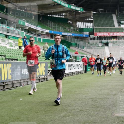 05.10.2025 - 20. swb-Marathon Bremen Michael Burmester http://msf.ph/oto/9328821 05.10.2025 12:53:57 Laufen im Stadion 53, 89, 250, 368, 458, 496, 507, 524, 756, 869, 950, 1009, 1020, 1164, 1165, 1428, 1460, 1489, 1517, 1538, 1608, 1656, 1690, 1729, 1736, 1868, 1873, 1943, 2030, 2050, 2250, 2288, 2871, 3363, 3553, 3913, 4294, 4611, 5024, 5425, 5571, 5576, 5944, 6244, 6348, 6359, 6806, 7232, 7255, 7408, 7508, 7617, 7835, 7905, 8499, 8511, 8611, 8709, 248, 832, 1667, 2075, 4132, 4729, 5169, 5579, 6492, 8238, 8462 meine-sportfotos.de