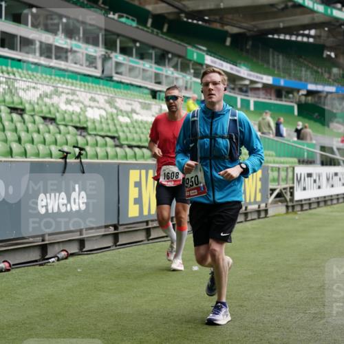 05.10.2025 - 20. swb-Marathon Bremen Michael Burmester http://msf.ph/oto/9328833 05.10.2025 12:53:58 Laufen im Stadion 53, 89, 250, 368, 458, 496, 507, 524, 756, 869, 950, 1009, 1020, 1164, 1165, 1428, 1460, 1489, 1517, 1538, 1608, 1656, 1690, 1729, 1736, 1868, 1873, 1943, 2030, 2050, 2250, 2288, 2841, 2871, 3212, 3363, 3553, 3913, 4294, 4611, 5024, 5425, 5571, 5576, 5944, 6244, 6348, 6359, 6806, 7232, 7255, 7408, 7508, 7617, 7835, 7905, 8499, 8511, 8611, 8709, 248, 832, 1667, 2075, 4132, 4729, 5169, 5579, 6492, 8238, 8462 meine-sportfotos.de