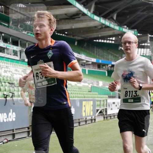 05.10.2025 - 20. swb-Marathon Bremen Michael Burmester http://msf.ph/oto/9328846 05.10.2025 12:58:00 Laufen im Stadion 90, 237, 415, 613, 820, 846, 963, 1317, 1491, 2158, 2234, 2240, 2304, 2522, 2648, 2662, 2821, 2893, 3373, 3396, 3573, 3591, 3602, 3798, 3969, 3977, 4089, 4102, 4287, 4389, 4401, 4446, 4496, 4709, 4747, 4821, 5100, 5149, 5163, 5214, 5313, 5562, 5645, 5728, 5917, 6161, 6317, 6326, 6372, 6486, 6525, 6534, 6535, 6675, 6676, 6999, 7053, 7588, 7731, 7813, 7911, 7940, 8023, 8091, 8113, 8128, 8328, 8576, 8801, 8827, 8964, 8993, 9151, 9983, 11658, 246, 305, 833, 1382, 2522 meine-sportfotos.de
