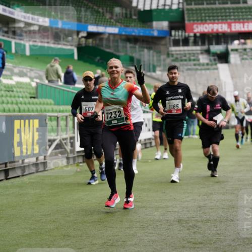05.10.2025 - 20. swb-Marathon Bremen Michael Burmester http://msf.ph/oto/9328861 05.10.2025 12:54:02 Laufen im Stadion 53, 89, 132, 250, 368, 458, 496, 507, 524, 756, 869, 950, 1009, 1020, 1164, 1165, 1428, 1460, 1489, 1517, 1538, 1608, 1656, 1690, 1729, 1736, 1868, 1873, 1943, 1976, 2030, 2050, 2250, 2288, 2573, 2841, 2871, 3212, 3363, 3913, 4294, 4611, 5022, 5024, 5206, 5425, 5571, 5576, 5944, 5978, 6244, 6348, 6359, 6806, 7232, 7255, 7508, 7617, 7835, 7905, 8499, 8511, 8611, 8709, 248, 1667, 3553, 4729, 5579, 6492, 7408, 8238, 8462 meine-sportfotos.de