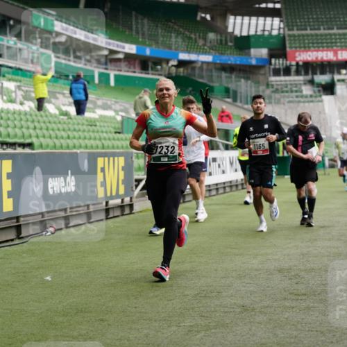 05.10.2025 - 20. swb-Marathon Bremen Michael Burmester http://msf.ph/oto/9328864 05.10.2025 12:54:03 Laufen im Stadion 53, 89, 132, 250, 368, 458, 496, 507, 524, 756, 869, 950, 1009, 1020, 1164, 1165, 1428, 1460, 1489, 1517, 1538, 1608, 1656, 1690, 1729, 1736, 1868, 1873, 1943, 1976, 2030, 2050, 2250, 2288, 2573, 2841, 2871, 3212, 3363, 3913, 4294, 4611, 5022, 5024, 5206, 5425, 5571, 5576, 5944, 5978, 6244, 6348, 6359, 6583, 6806, 7232, 7255, 7279, 7508, 7617, 7835, 7905, 8499, 8511, 8611, 8709, 248, 1667, 3553, 4729, 5579, 6492, 7408, 8238, 8462 meine-sportfotos.de