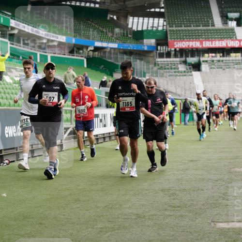 05.10.2025 - 20. swb-Marathon Bremen Michael Burmester http://msf.ph/oto/9328877 05.10.2025 12:54:04 Laufen im Stadion 53, 89, 132, 250, 289, 368, 458, 496, 507, 524, 756, 869, 950, 1009, 1020, 1164, 1165, 1428, 1460, 1489, 1517, 1538, 1608, 1656, 1690, 1729, 1736, 1868, 1873, 1943, 1976, 2030, 2050, 2250, 2288, 2573, 2841, 2871, 3212, 3363, 3913, 4294, 4611, 5022, 5024, 5206, 5425, 5571, 5576, 5944, 5978, 6244, 6348, 6359, 6583, 6806, 7232, 7255, 7279, 7508, 7617, 7835, 7905, 8499, 8511, 8611, 8709, 248, 1538, 1667, 3553, 4729, 5579, 6492, 7408, 8238, 8462, 8709 meine-sportfotos.de
