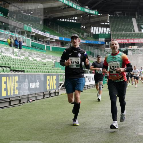 05.10.2025 - 20. swb-Marathon Bremen Michael Burmester http://msf.ph/oto/9328882 05.10.2025 12:58:02 Laufen im Stadion 90, 415, 820, 846, 963, 1317, 1491, 2158, 2234, 2240, 2304, 2648, 2662, 2821, 2893, 3373, 3396, 3573, 3591, 3602, 3798, 3969, 3977, 4089, 4102, 4287, 4389, 4401, 4446, 4496, 4709, 4747, 4821, 5100, 5149, 5163, 5214, 5313, 5562, 5645, 5728, 5917, 6161, 6317, 6326, 6372, 6525, 6534, 6535, 6675, 6676, 6999, 7053, 7588, 7731, 7813, 7911, 7940, 8091, 8113, 8128, 8328, 8379, 8576, 8801, 8827, 8964, 8993, 9112, 9151, 9983, 11658, 237, 246, 305, 613, 833, 1382, 2522, 3591 meine-sportfotos.de