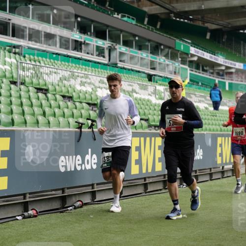 05.10.2025 - 20. swb-Marathon Bremen Michael Burmester http://msf.ph/oto/9328893 05.10.2025 12:54:05 Laufen im Stadion 53, 89, 132, 250, 289, 368, 458, 496, 504, 507, 524, 756, 869, 950, 1009, 1020, 1164, 1165, 1428, 1460, 1489, 1517, 1608, 1656, 1690, 1729, 1736, 1868, 1873, 1896, 1943, 1976, 2030, 2050, 2250, 2288, 2573, 2841, 2871, 3212, 3363, 3913, 4294, 4611, 5022, 5024, 5206, 5425, 5571, 5576, 5944, 5978, 6244, 6348, 6359, 6583, 6806, 7232, 7255, 7279, 7508, 7617, 7835, 7905, 8499, 8511, 8611, 248, 869, 1538, 1667, 3553, 4729, 5579, 6492, 7255, 7408, 8238, 8709 meine-sportfotos.de