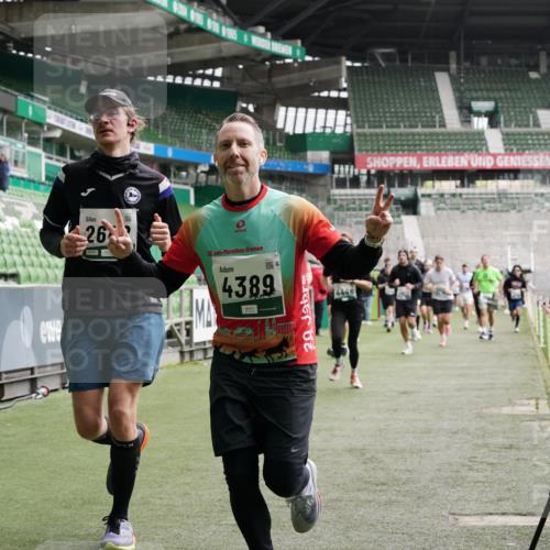 05.10.2025 - 20. swb-Marathon Bremen Michael Burmester http://msf.ph/oto/9328894 05.10.2025 12:58:03 Laufen im Stadion 90, 415, 820, 846, 963, 1317, 1491, 2158, 2234, 2240, 2304, 2648, 2662, 2821, 2893, 3373, 3396, 3573, 3602, 3798, 3969, 3977, 4089, 4102, 4287, 4389, 4401, 4446, 4496, 4709, 4747, 5100, 5149, 5163, 5214, 5313, 5562, 5645, 5728, 5917, 6161, 6317, 6326, 6372, 6525, 6534, 6535, 6675, 6676, 6999, 7053, 7588, 7731, 7813, 7911, 7940, 7976, 8091, 8113, 8128, 8328, 8379, 8576, 8801, 8827, 8993, 9112, 9151, 9983, 11658, 237, 246, 305, 613, 833, 1382, 2522, 3591 meine-sportfotos.de