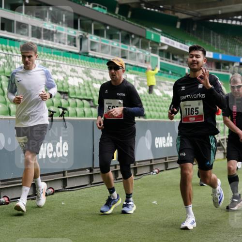 05.10.2025 - 20. swb-Marathon Bremen Michael Burmester http://msf.ph/oto/9328897 05.10.2025 12:54:06 Laufen im Stadion 53, 89, 132, 250, 289, 368, 458, 496, 504, 507, 524, 756, 950, 1009, 1020, 1164, 1165, 1428, 1460, 1489, 1517, 1608, 1656, 1690, 1729, 1736, 1868, 1873, 1896, 1943, 1976, 2030, 2050, 2250, 2288, 2573, 2841, 2871, 3212, 3363, 3913, 4294, 4611, 5022, 5024, 5206, 5425, 5571, 5576, 5944, 5978, 6244, 6348, 6359, 6583, 6806, 7232, 7279, 7508, 7617, 7835, 7905, 8499, 8511, 8611, 248, 869, 1538, 1667, 3553, 4729, 5579, 6492, 7255, 7408, 8238, 8709 meine-sportfotos.de