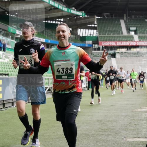 05.10.2025 - 20. swb-Marathon Bremen Michael Burmester http://msf.ph/oto/9328898 05.10.2025 12:58:03 Laufen im Stadion 90, 415, 820, 846, 963, 1317, 1491, 2158, 2234, 2240, 2304, 2648, 2662, 2821, 2893, 3373, 3396, 3573, 3602, 3798, 3969, 3977, 4089, 4102, 4287, 4389, 4401, 4446, 4496, 4709, 4747, 5100, 5149, 5163, 5214, 5313, 5562, 5645, 5728, 5917, 6161, 6317, 6326, 6372, 6525, 6534, 6535, 6675, 6676, 6999, 7053, 7588, 7731, 7813, 7911, 7940, 7976, 8091, 8113, 8128, 8328, 8379, 8576, 8801, 8827, 8993, 9112, 9151, 9983, 11658, 237, 246, 305, 613, 833, 1382, 2522, 3591 meine-sportfotos.de