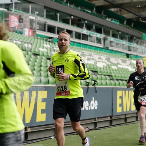 05.10.2025 - 20. swb-Marathon Bremen Michael Burmester http://msf.ph/oto/9328942 05.10.2025 12:54:10 Laufen im Stadion 53, 89, 132, 250, 289, 368, 458, 496, 504, 507, 524, 756, 950, 1009, 1020, 1164, 1165, 1428, 1460, 1489, 1517, 1543, 1608, 1656, 1690, 1729, 1736, 1873, 1896, 1943, 1976, 2030, 2050, 2250, 2288, 2573, 2841, 2871, 3193, 3212, 3363, 3703, 3913, 4294, 4611, 4949, 5022, 5024, 5206, 5571, 5576, 5666, 5944, 5978, 6244, 6348, 6359, 6583, 6853, 7232, 7279, 7494, 7508, 7617, 7835, 7905, 8499, 8511, 8611, 8737, 248, 869, 1538, 3553, 7255, 7408, 8238, 8709 meine-sportfotos.de