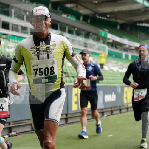 05.10.2025 - 20. swb-Marathon Bremen Michael Burmester http://msf.ph/oto/9328961 05.10.2025 12:54:12 Laufen im Stadion 53, 89, 132, 250, 289, 368, 458, 496, 504, 507, 524, 756, 950, 1009, 1020, 1164, 1165, 1428, 1460, 1489, 1517, 1543, 1608, 1690, 1729, 1736, 1873, 1896, 1943, 1976, 2030, 2250, 2288, 2573, 2841, 2871, 3193, 3212, 3363, 3436, 3703, 3913, 4294, 4595, 4611, 4949, 5022, 5024, 5206, 5571, 5576, 5666, 5978, 6244, 6348, 6359, 6583, 6853, 7232, 7279, 7494, 7508, 7835, 8499, 8511, 8611, 8737, 869, 1538, 3553, 7255, 7408, 8238, 8709 meine-sportfotos.de