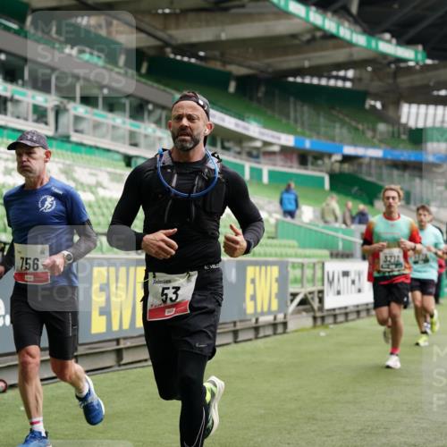 05.10.2025 - 20. swb-Marathon Bremen Michael Burmester http://msf.ph/oto/9328965 05.10.2025 12:54:12 Laufen im Stadion 53, 89, 132, 250, 289, 368, 458, 496, 504, 507, 524, 756, 950, 1009, 1020, 1164, 1165, 1428, 1460, 1489, 1517, 1543, 1608, 1690, 1729, 1736, 1873, 1896, 1943, 1976, 2030, 2250, 2288, 2573, 2841, 2871, 3193, 3212, 3363, 3436, 3703, 3913, 4294, 4595, 4611, 4949, 5022, 5024, 5206, 5571, 5576, 5666, 5978, 6244, 6348, 6359, 6583, 6853, 7232, 7279, 7494, 7508, 7835, 8499, 8511, 8611, 8737, 869, 1538, 3553, 7255, 7408, 8238, 8709 meine-sportfotos.de