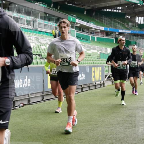 05.10.2025 - 20. swb-Marathon Bremen Michael Burmester http://msf.ph/oto/9328970 05.10.2025 12:58:11 Laufen im Stadion 90, 415, 726, 846, 963, 1491, 1716, 2158, 2234, 2240, 2304, 2648, 2662, 2734, 2821, 2893, 3373, 3573, 3602, 3798, 3977, 4089, 4102, 4287, 4389, 4401, 4446, 4709, 4747, 5100, 5149, 5163, 5214, 5313, 5562, 5645, 5728, 5917, 6161, 6317, 6326, 6372, 6525, 6534, 6535, 6675, 6676, 6944, 6999, 7038, 7053, 7588, 7731, 7813, 7911, 7976, 8091, 8113, 8128, 8328, 8379, 8576, 8801, 8827, 8972, 8993, 9112, 9151, 9983, 11658, 237, 305, 613, 820, 833, 1317, 1382, 2522, 3396, 3591 meine-sportfotos.de