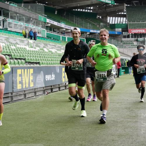 05.10.2025 - 20. swb-Marathon Bremen Michael Burmester http://msf.ph/oto/9328979 05.10.2025 12:58:12 Laufen im Stadion 90, 415, 726, 846, 963, 988, 1491, 1716, 2158, 2234, 2240, 2304, 2648, 2662, 2734, 2821, 2893, 3373, 3573, 3602, 3798, 3977, 4089, 4102, 4287, 4389, 4401, 4446, 4709, 4747, 5100, 5163, 5214, 5313, 5562, 5645, 5728, 5917, 6161, 6317, 6326, 6372, 6525, 6675, 6676, 6944, 6999, 7038, 7053, 7588, 7731, 7813, 7911, 7976, 8091, 8113, 8128, 8328, 8379, 8576, 8801, 8827, 8972, 8993, 9112, 9151, 9983, 11658, 237, 613, 820, 833, 1317, 1382, 2522, 3396, 3591 meine-sportfotos.de